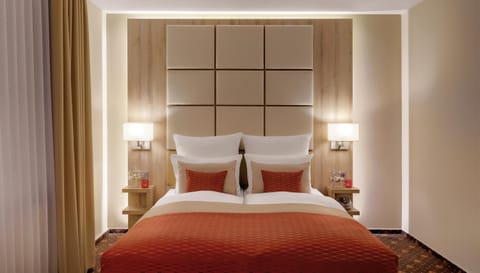 Photo of the whole room, Decorative detail