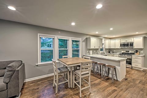 Updated Twin Lakes Cottage, Walk to Lake Mary House in Twin Lakes