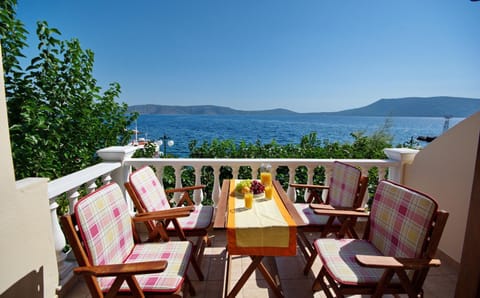View (from property/room), Balcony/Terrace, Sea view