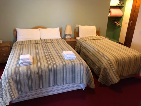 Pier House Bed & Breakfast Bed and Breakfast in County Clare