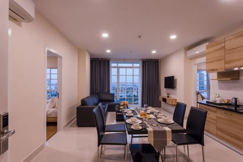 Living room, Seating area, Dining area