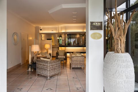 Property building, Lobby or reception