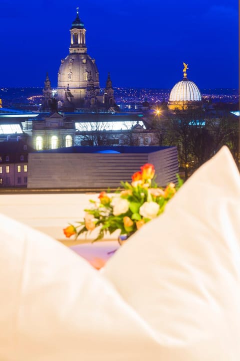 Night, Landmark view