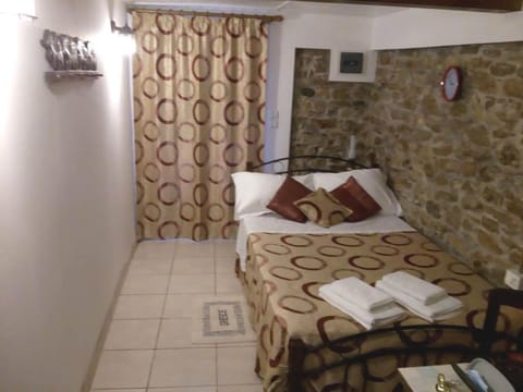 CASA LELA 3...HYDRA Apartment in Argolis, Greece