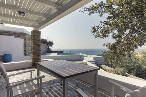 Balcony/Terrace, Pool view, Sea view, Swimming pool