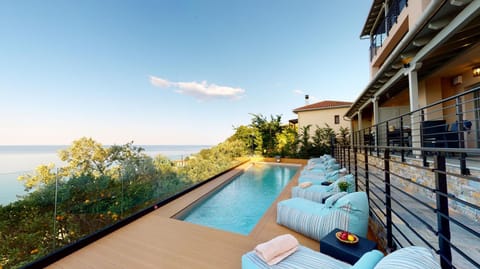 Property building, Sea view, Swimming pool