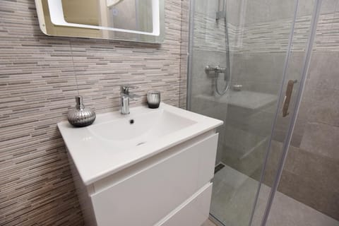 Karlo apartments Apartment in Zadar