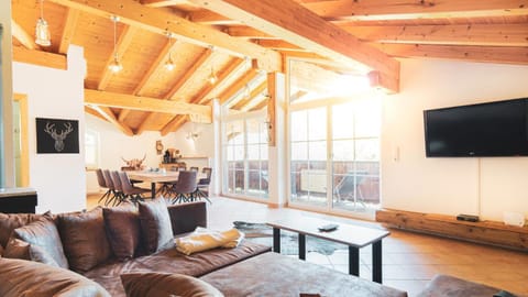 Communal lounge/ TV room