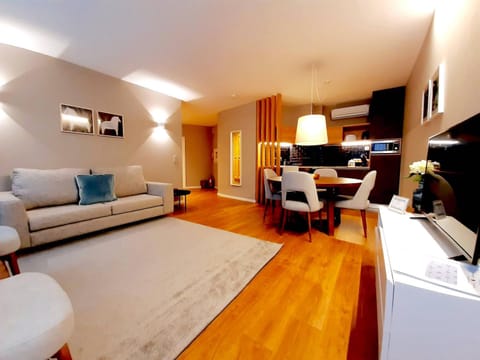Kitchen or kitchenette, Living room, Dinner