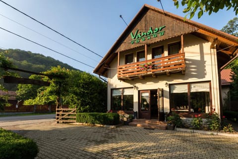 Property building, Patio, Facade/entrance, Day, View (from property/room), Balcony/Terrace, Garden view, Parking