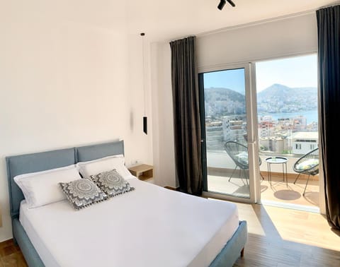 Bed, Natural landscape, View (from property/room), Balcony/Terrace, Photo of the whole room, Bedroom