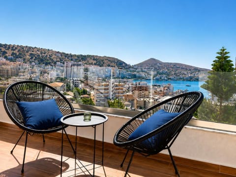 Balcony/Terrace, Seating area, City view, Sea view