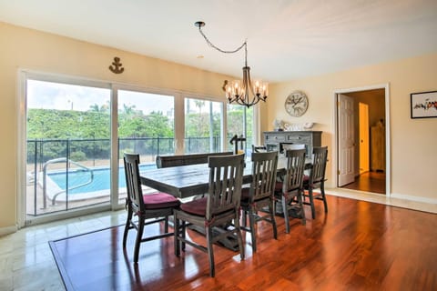 Riviera Beach Vacation Home with Pool Walk to Beach House in Riviera Beach