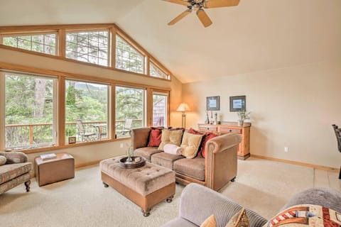 Spacious Family Townhome Walk to Beach and Downtown House in Manzanita