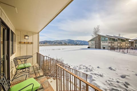 Lake Pend Oreille Condo with Porch and Mountain View! Apartment in Sandpoint