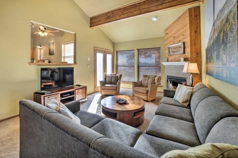 Pagosa Springs Getaway with Patio and Lake Views! Apartment in Colorado
