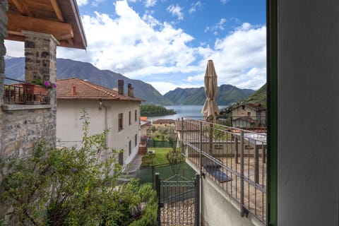 Lora villa, with lake view Villa in Tremezzina