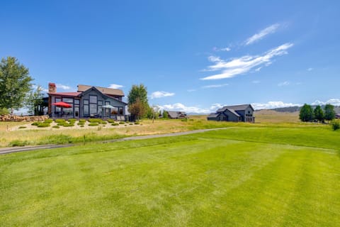 Grand Elk Golf Club On-Site Mtn-View Home with Deck House in Granby