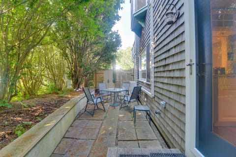 Stroll to Commercial St! Coastal Retreat with Patio Apartment in Provincetown