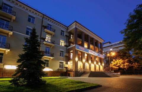Facade/entrance, Sunset