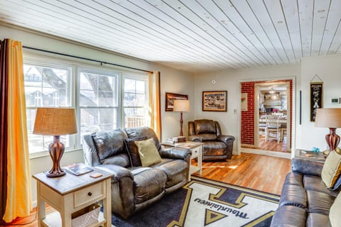 Dtwn Boone Home Walk to Appalachian State Campus! House in Boone