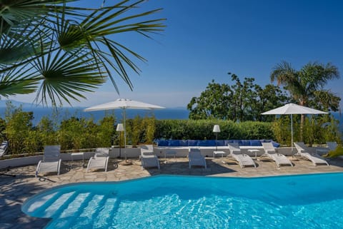 Capri Blue Luxury Villa Le Tre Monelle Bed and Breakfast in Anacapri