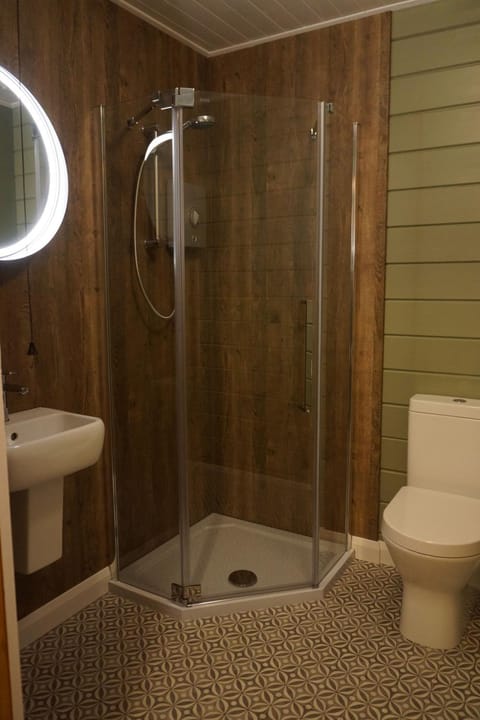 Cosy Rowan woodland lodge no1 Nature lodge in Scotland