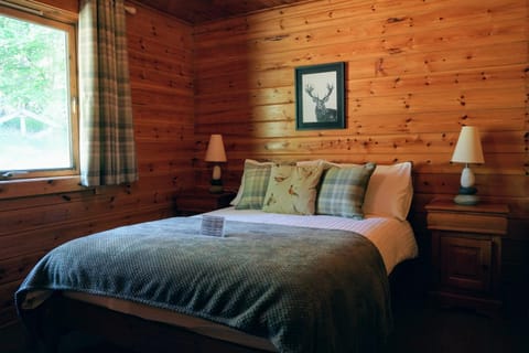 Cosy Rowan woodland lodge no1 Nature lodge in Scotland
