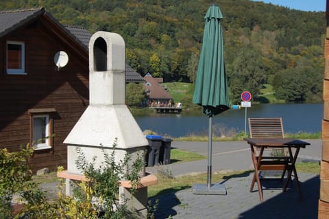 BBQ facilities, BBQ facilities, View (from property/room), View (from property/room), Balcony/Terrace, Balcony/Terrace, Lake view, Lake view