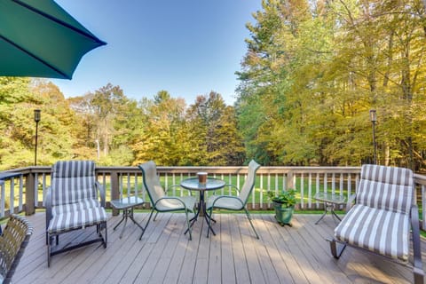 Tranquil 3 BR Stockbridge House with Private Deck! House in Stockbridge