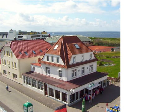 Property building, Bird's eye view, Sea view, Location