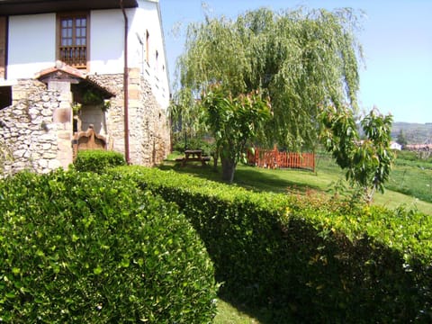 Garden, Decorative detail