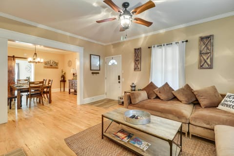 Updated Farmhouse with Yard, 10 Mi to Dtwn Atlanta House in College Park