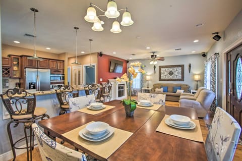 Waveland Family House, 4-Minute Drive to the Beach House in Waveland