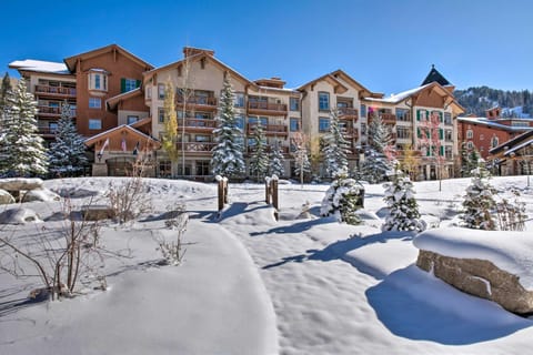Solitude Mountain Slopeside Ski Condo with Hot Tub! Apartment in Wasatch County