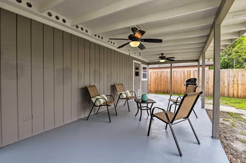 Walkable Winter Garden Bungalow 3 Blocks to Dtwn House in Winter Garden