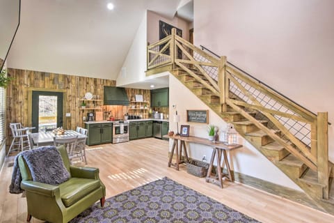 Creekside Craftsman Retreat in North GA Mountains! House in Georgia