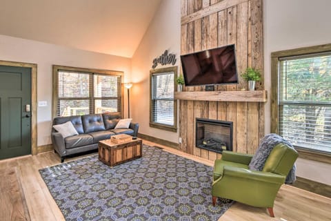 Creekside Craftsman Retreat in North GA Mountains! House in Georgia