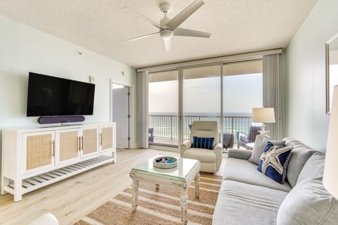 Gulf Views! 9th-Floor Majestic Beach Resort Condo Apartment in Long Beach