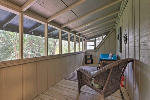 Chic A-Frame Escape with Fire Pit - Private Property House in Lakeland