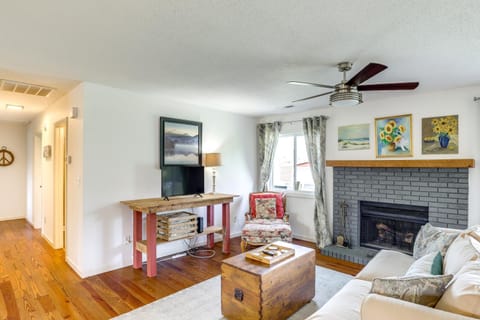 River Access and Gorgeous Views Pisgah Forest Home! House in Pisgah Forest