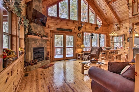 Secluded Smoky Mountain Cabin with Wraparound Deck! Cabin in Cosby