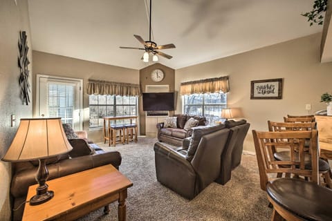 Lakefront Branson Getaway Near Marina and Fishing! Apartment in Branson
