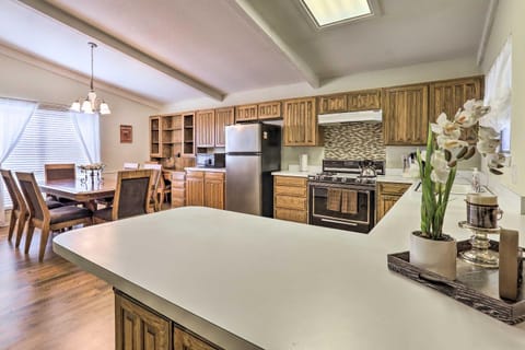 Granbury Getaway with Lake Views 2 Mi to Downtown! House in Granbury