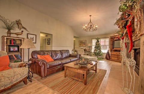 White River Getaway with Fire Pit and Trout Fishing! House in Arkansas