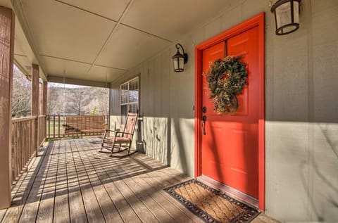 White River Getaway with Fire Pit and Trout Fishing! House in Arkansas