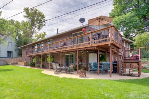 Modern Creekside Home 9 Mi to Downtown Denver House in Lakewood