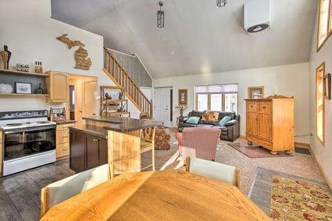 Lakes of the North Home on Snowmobile and ATV Trail! House in Michigan