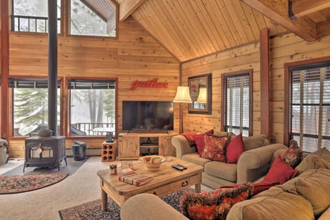 2 Mi to Northstar Resort Idyllic Cabin with Shuttle Cabin in Northstar Drive