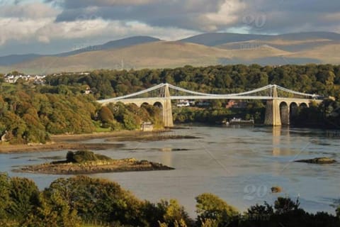 Llys Marina Apartment in Llanddaniel Fab